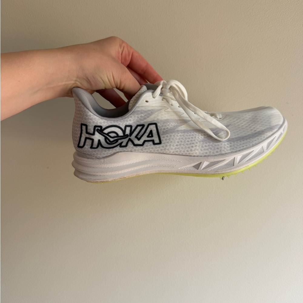 HOKA Crescendo MD Track Spikes Womens 9 White Middle Distance Running Shoes